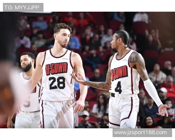 火箭对决狼队首发阵容揭晓阿门和KD领衔缺少爱德华兹的较量