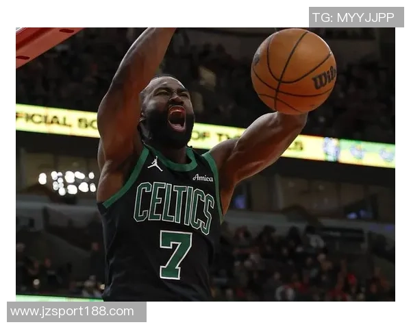 杰伦布朗独自发力砍下33分7板4助可惜失误偏多达7次