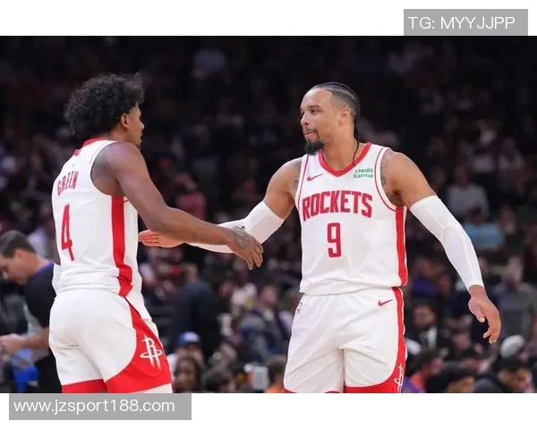 狄龙在比赛中表现出色半场10投7中砍下19分三分球命中率高达50